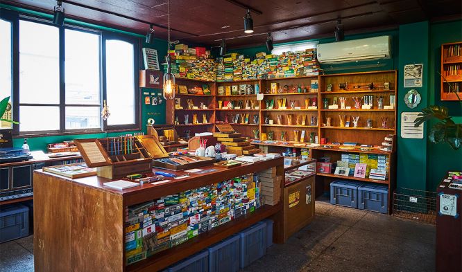 머물고 싶은 우리의 비밀 아지트, 취향저격 편집숍